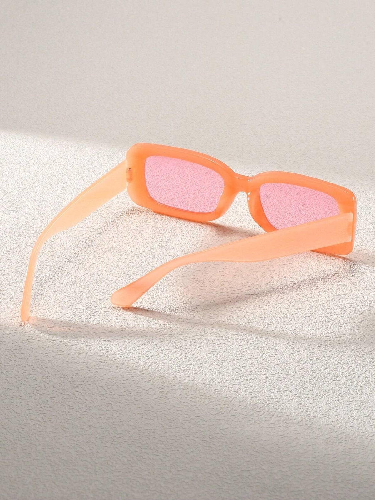 Fashionable Retro Style Sunglasses for Summer