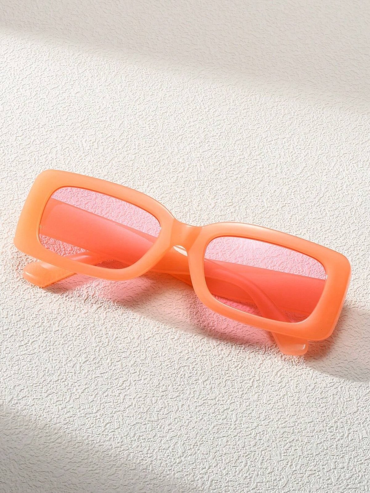 Fashionable Retro Style Sunglasses for Summer