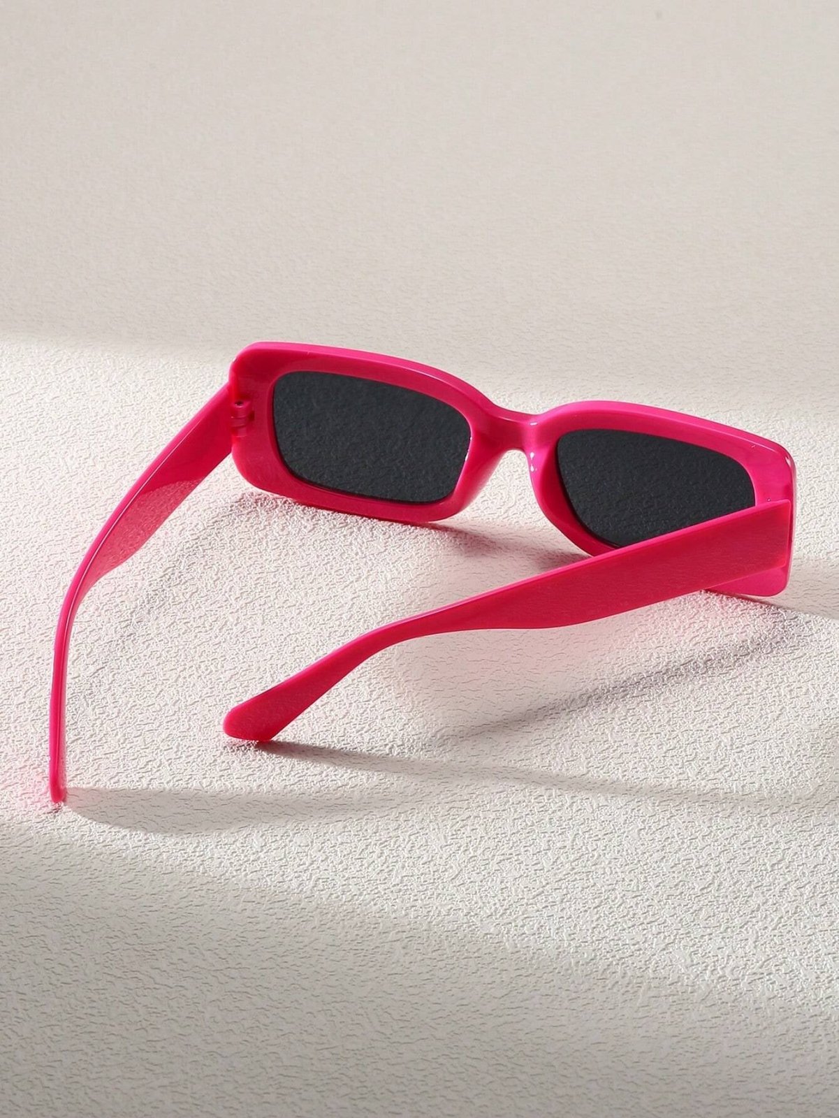 Fashionable Retro Style Sunglasses for Summer