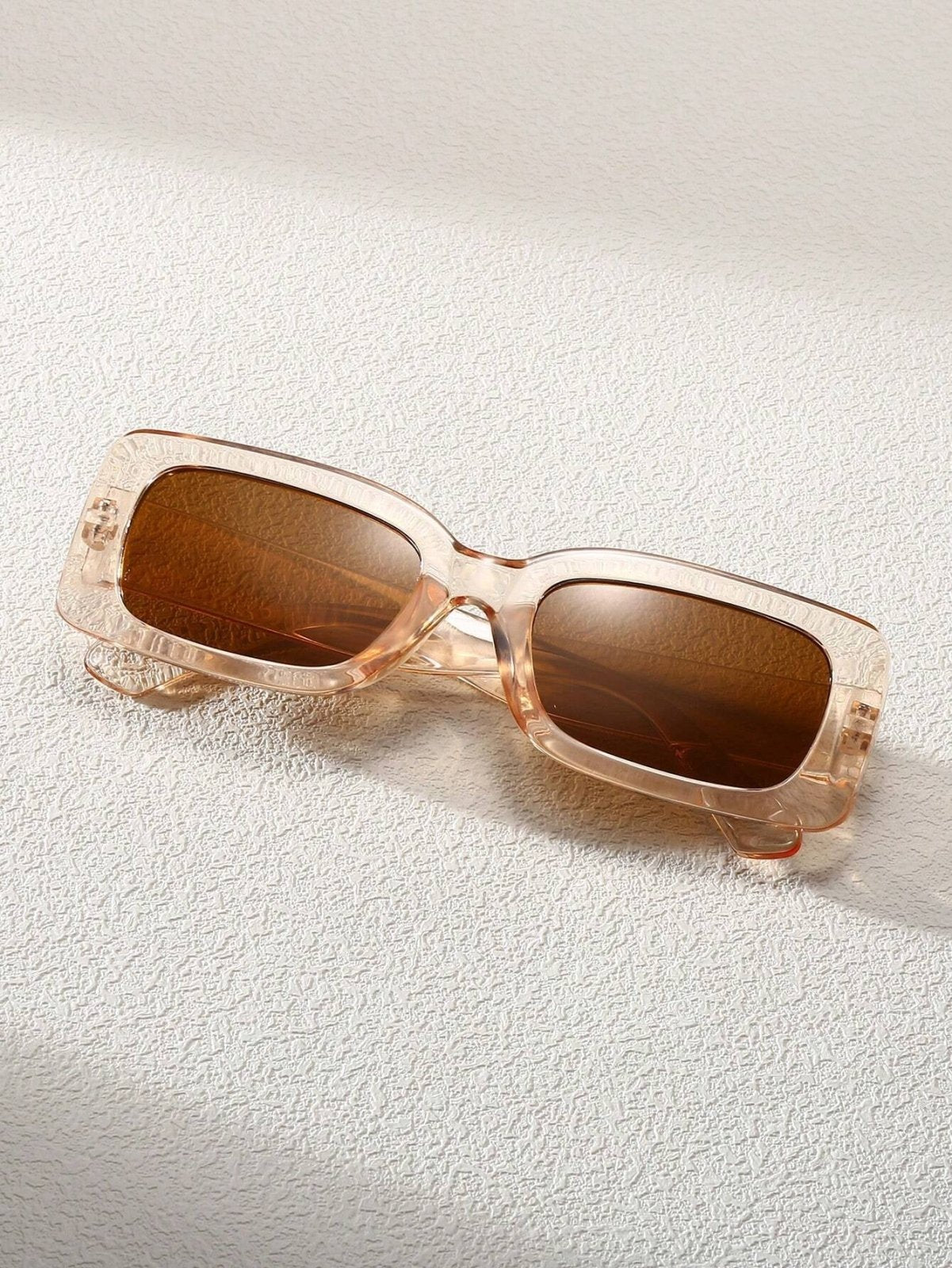 Fashionable Retro Style Sunglasses for Summer