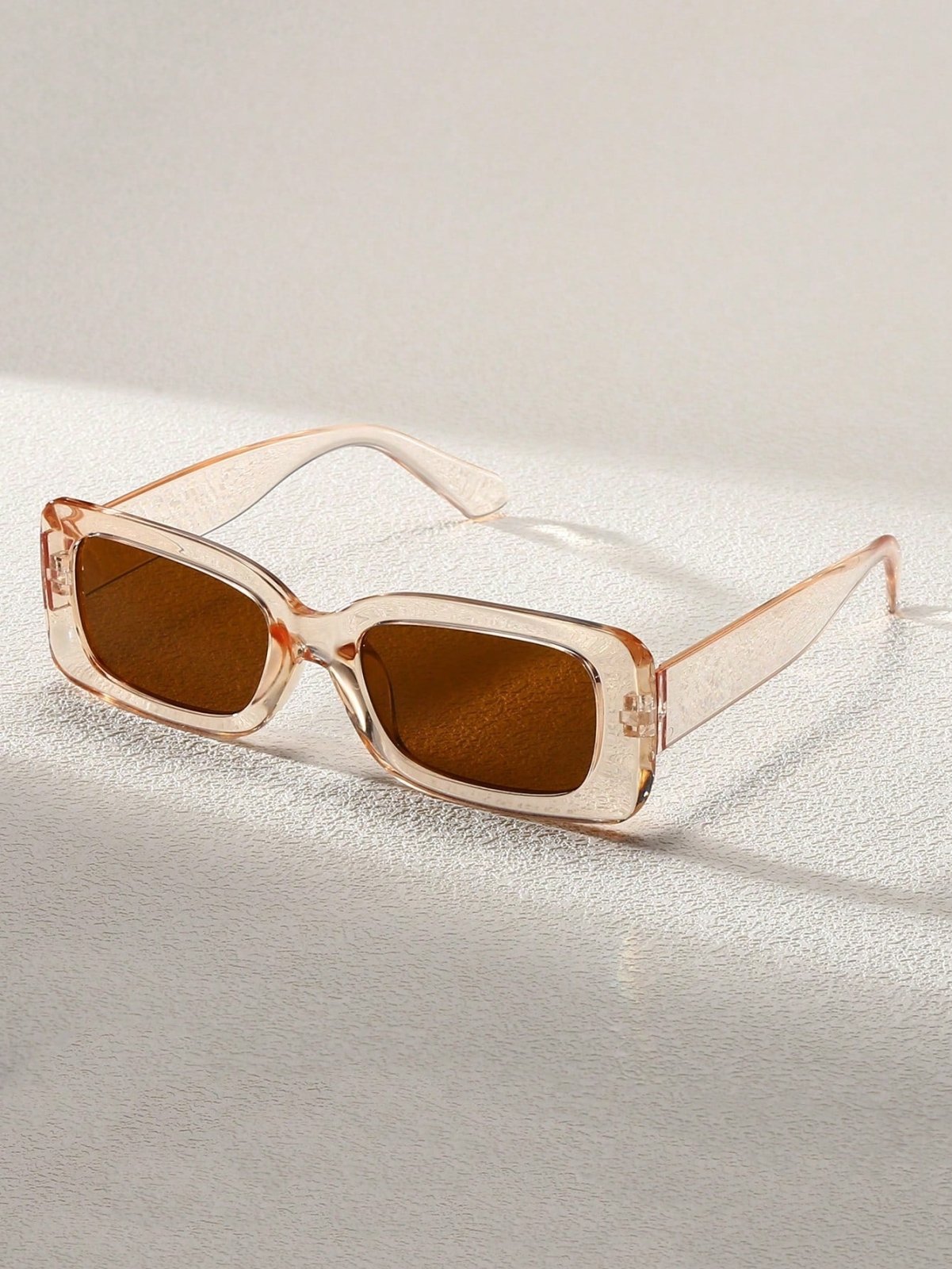 Fashionable Retro Style Sunglasses for Summer